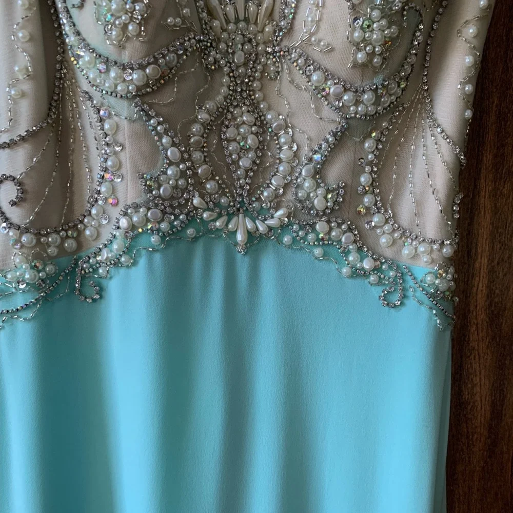PROM DRESS - Picture 4 of 6